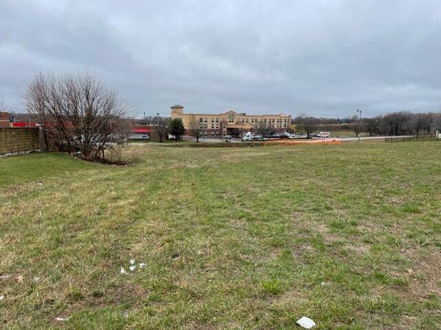 3340 W Bellaire ST, Springfield, MO 65803