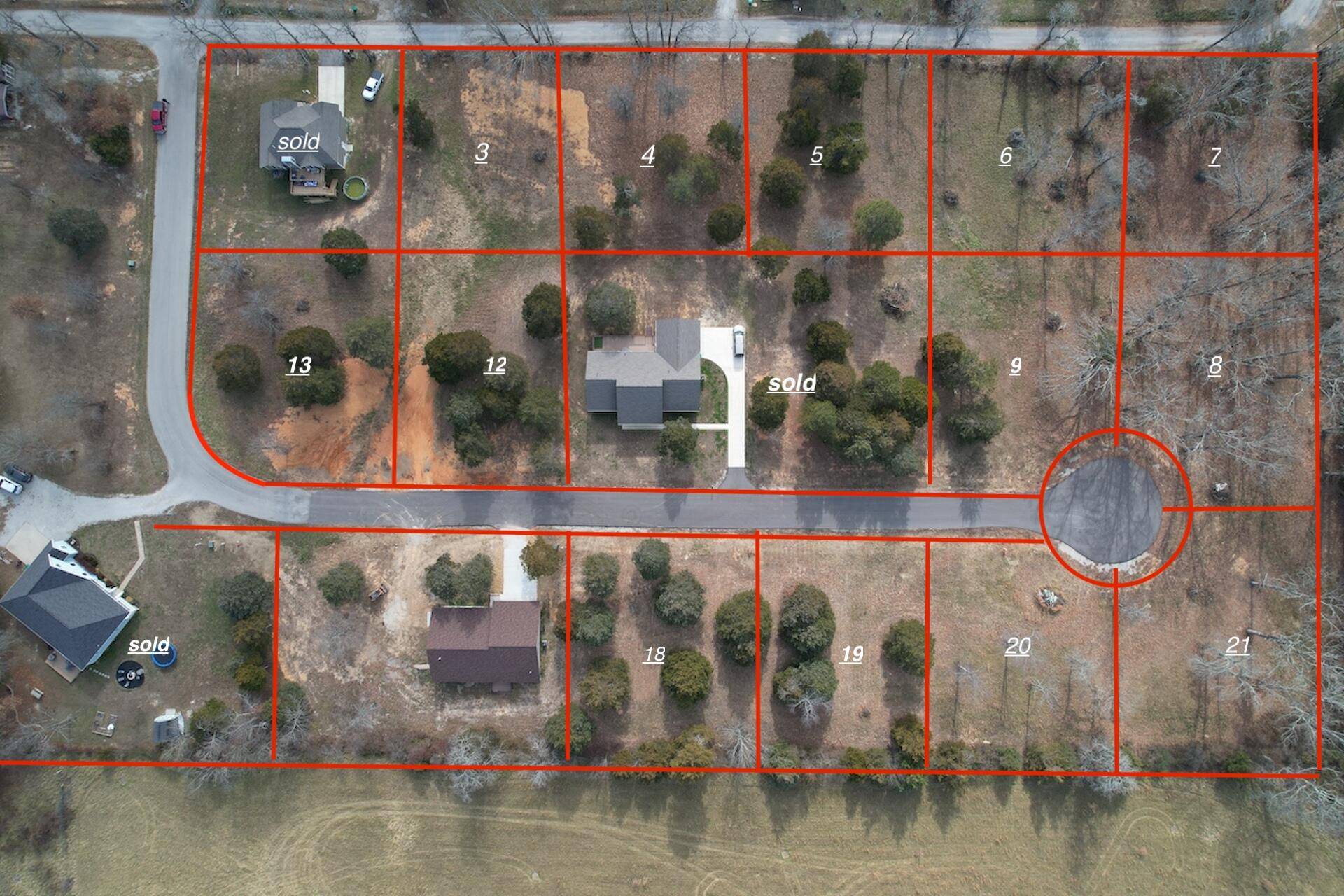 8 Cedar LN, Willow Springs, MO 65793