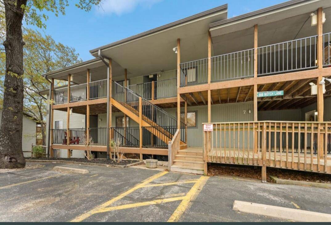 388 Notch LN #4, Branson West, MO 65737