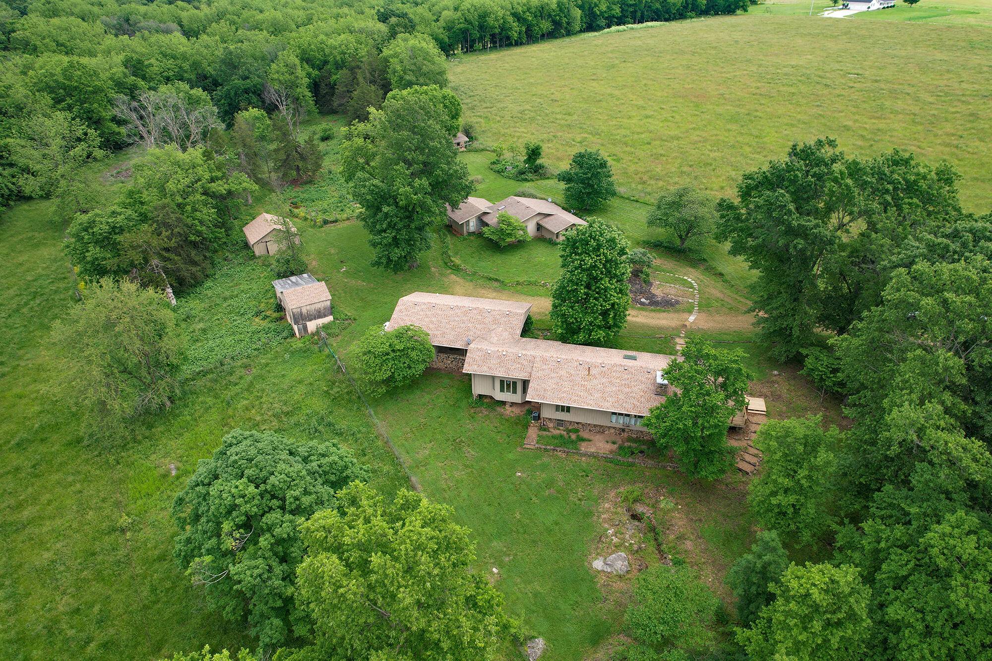 4541b N Lanier LN, Springfield, MO 65803