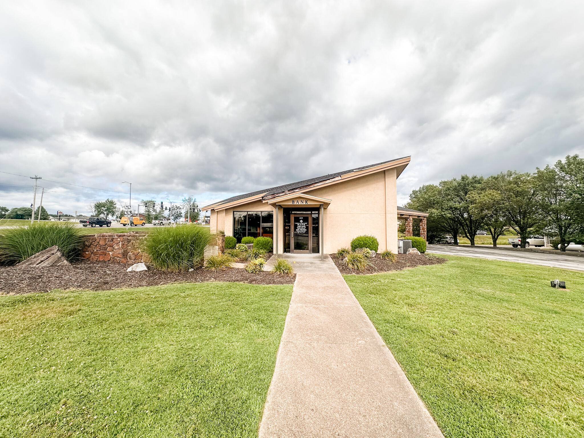 1107 Springfield RD, Ava, MO 65608