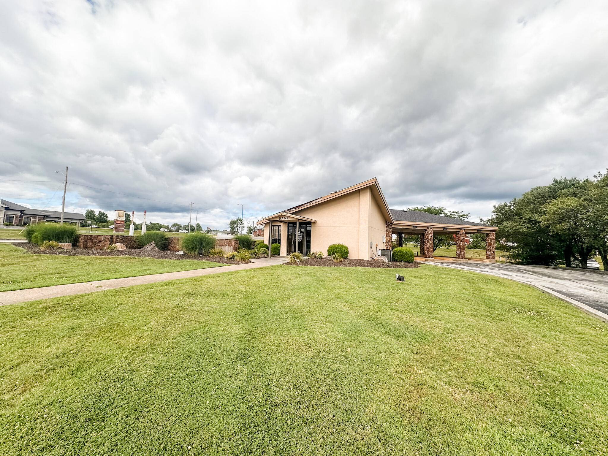 1107 Springfield RD, Ava, MO 65608
