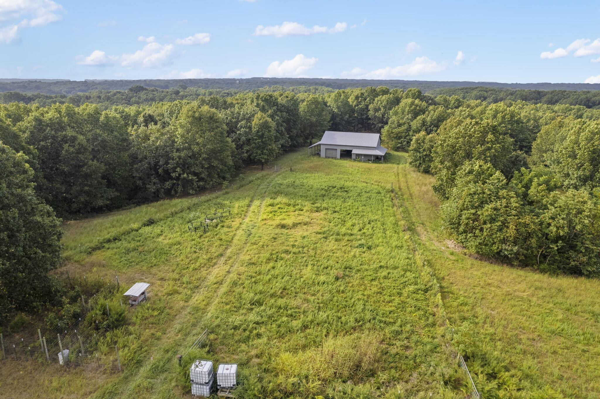 808 Coon Ridge RD, Galena, MO 65656
