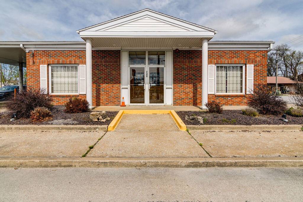 7509 State Highway 14, Sparta, MO 65753