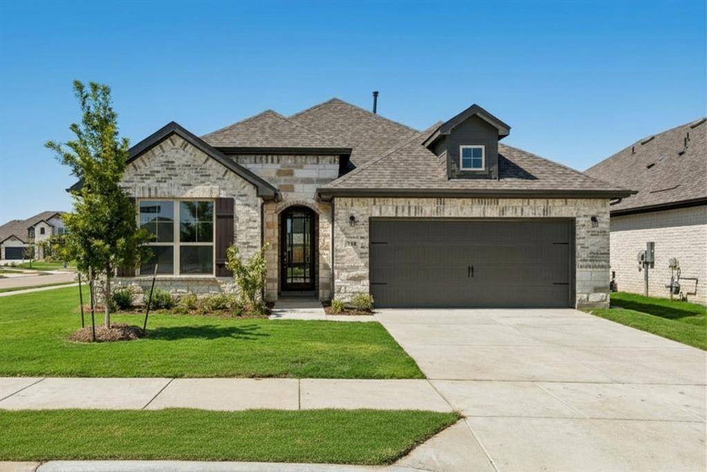 748 Grand Dale Drive, Lavon, TX 75166
