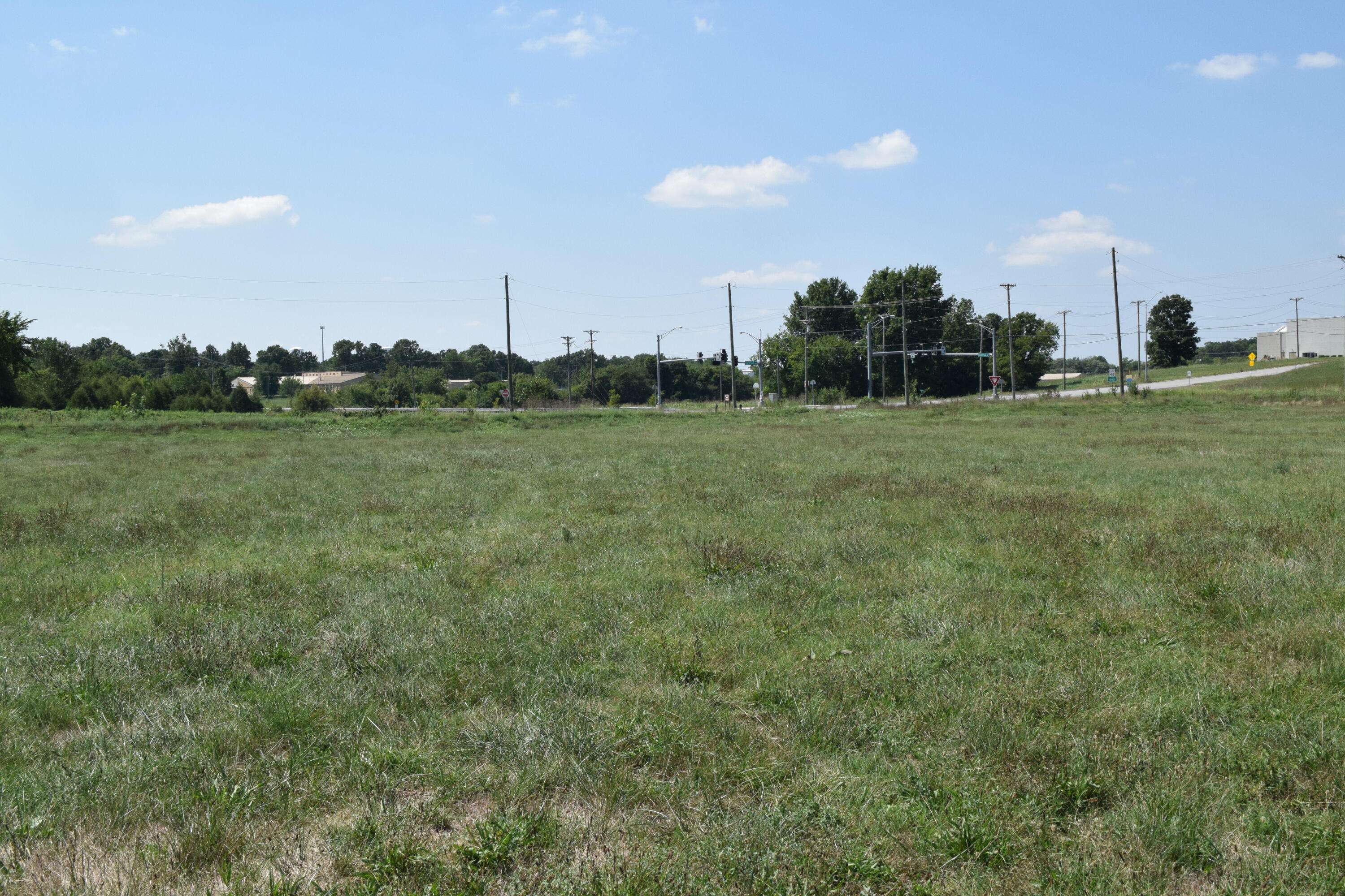 000 County Road 1090, Monett, MO 65708