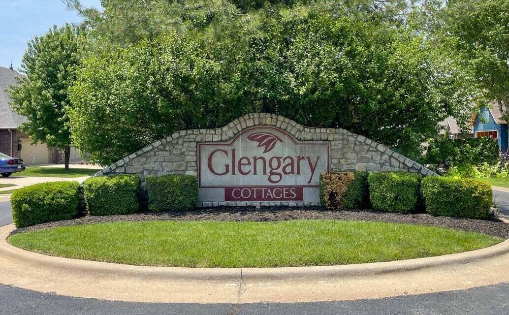 2175 W Glengary CT, Springfield, MO 65810