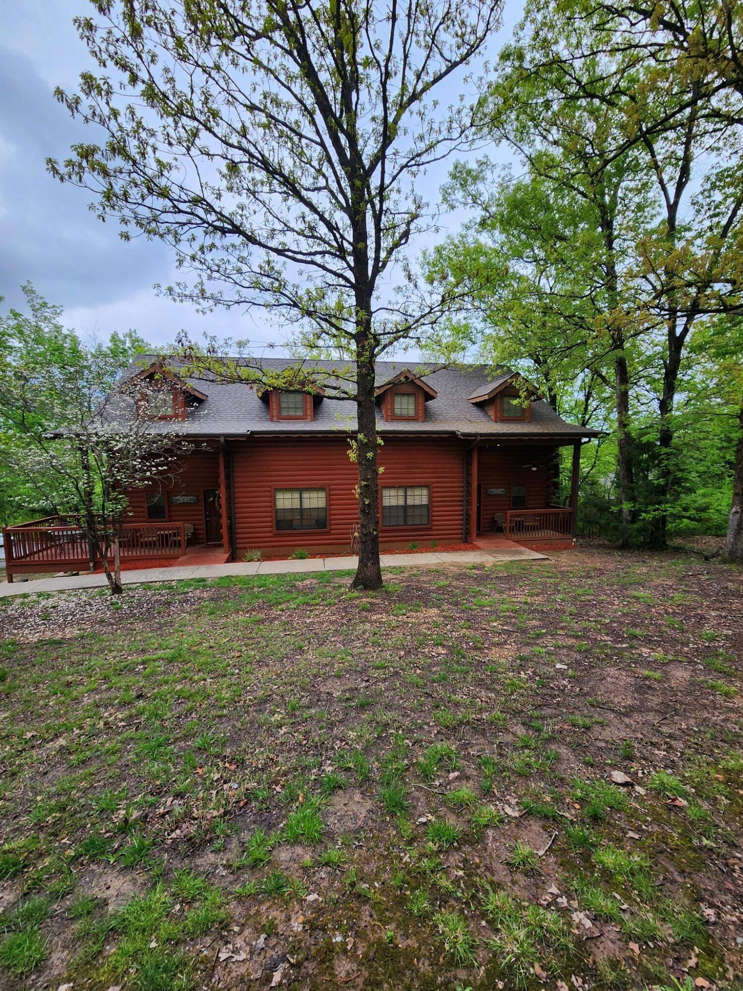 228-230 Oak Ridge RD, Branson, MO 65616