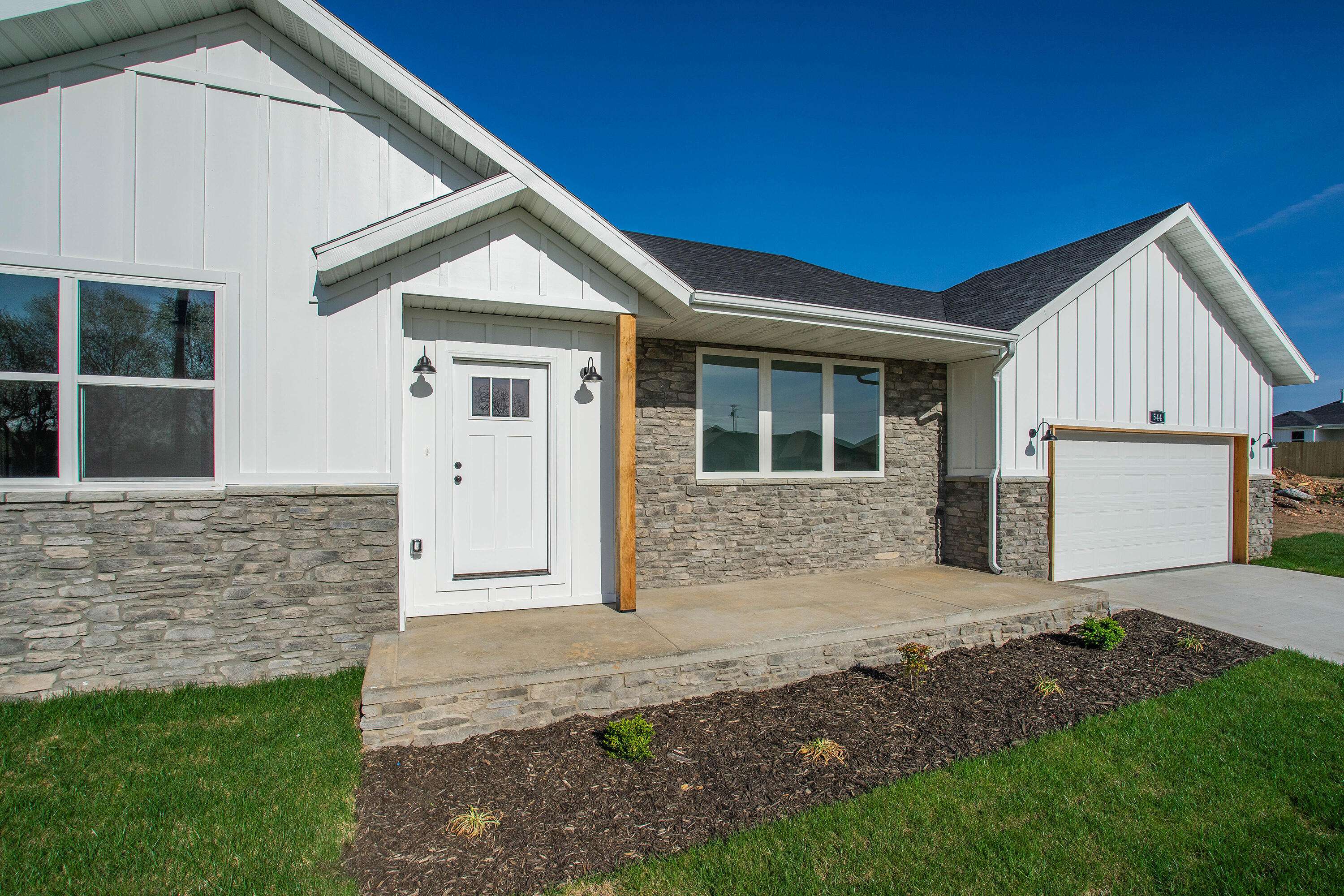 1226 N London PL, Republic, MO 65738