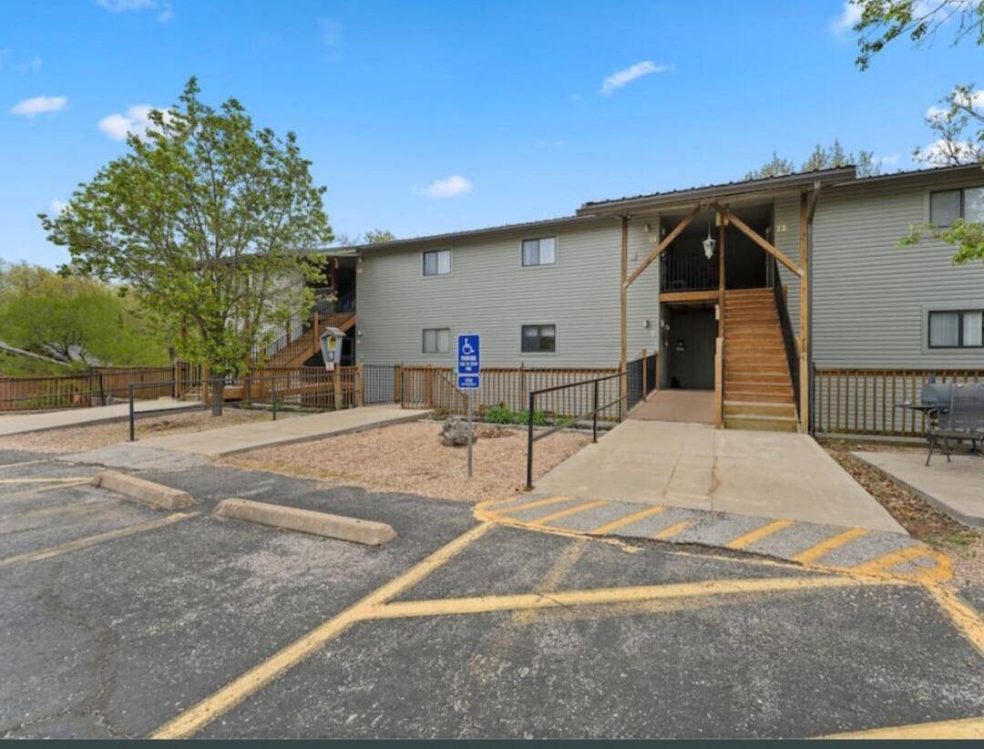 550 Notch LN #1, Branson West, MO 65737