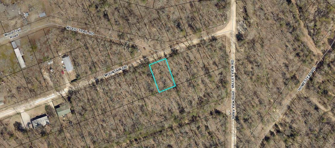 000 Mountain DR, Merriam Woods, MO 65740