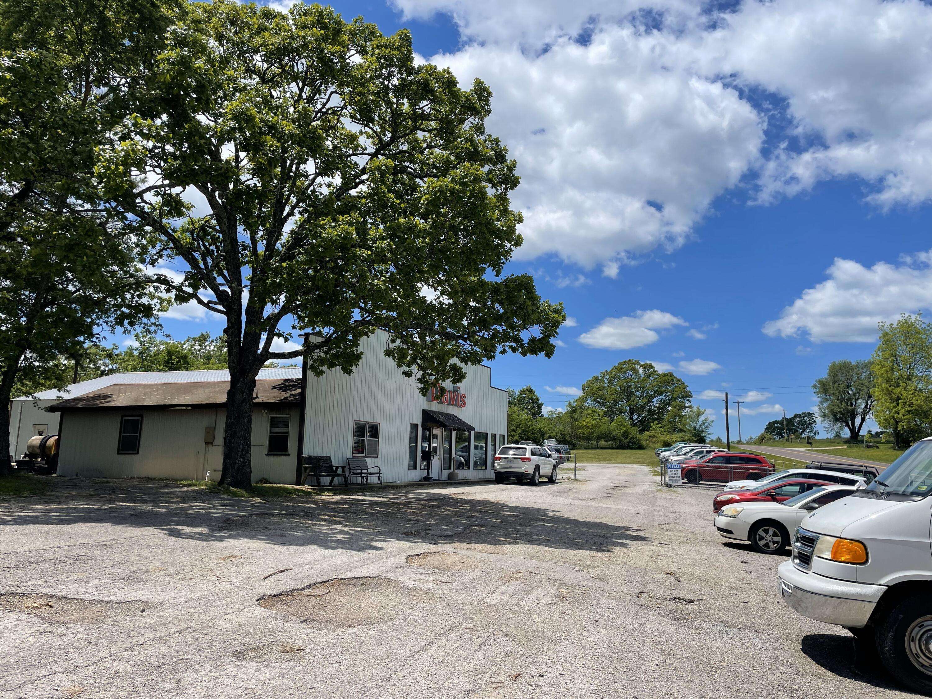 W-16-401 8637 Co Rd W 76-401, Ava, MO 65608