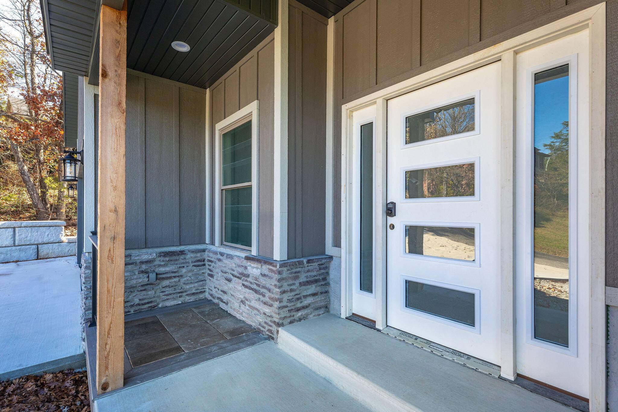 411 Silverwood CIR, Branson West, MO 65737