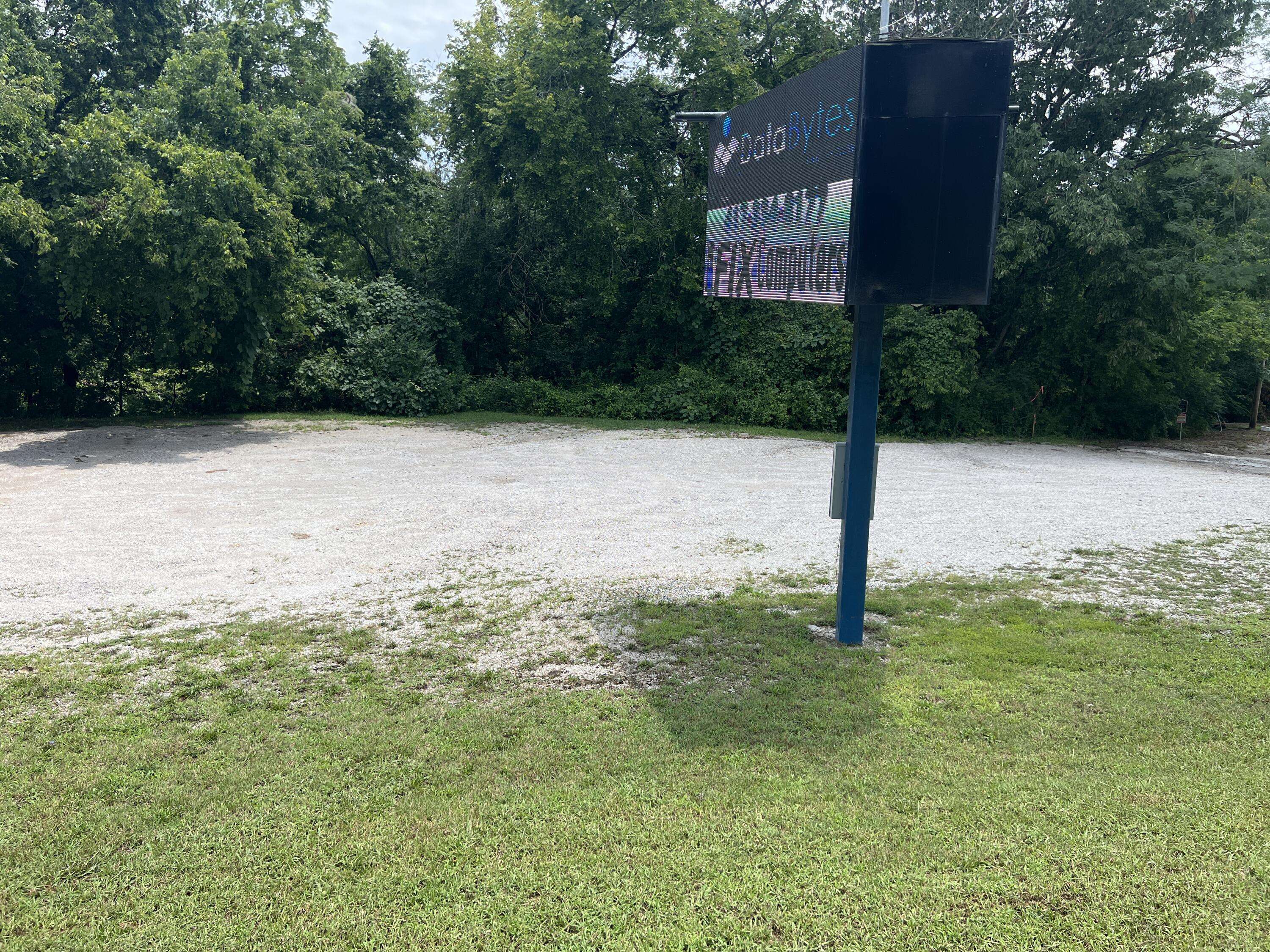 2229 S Business 65, Hollister, MO 65672