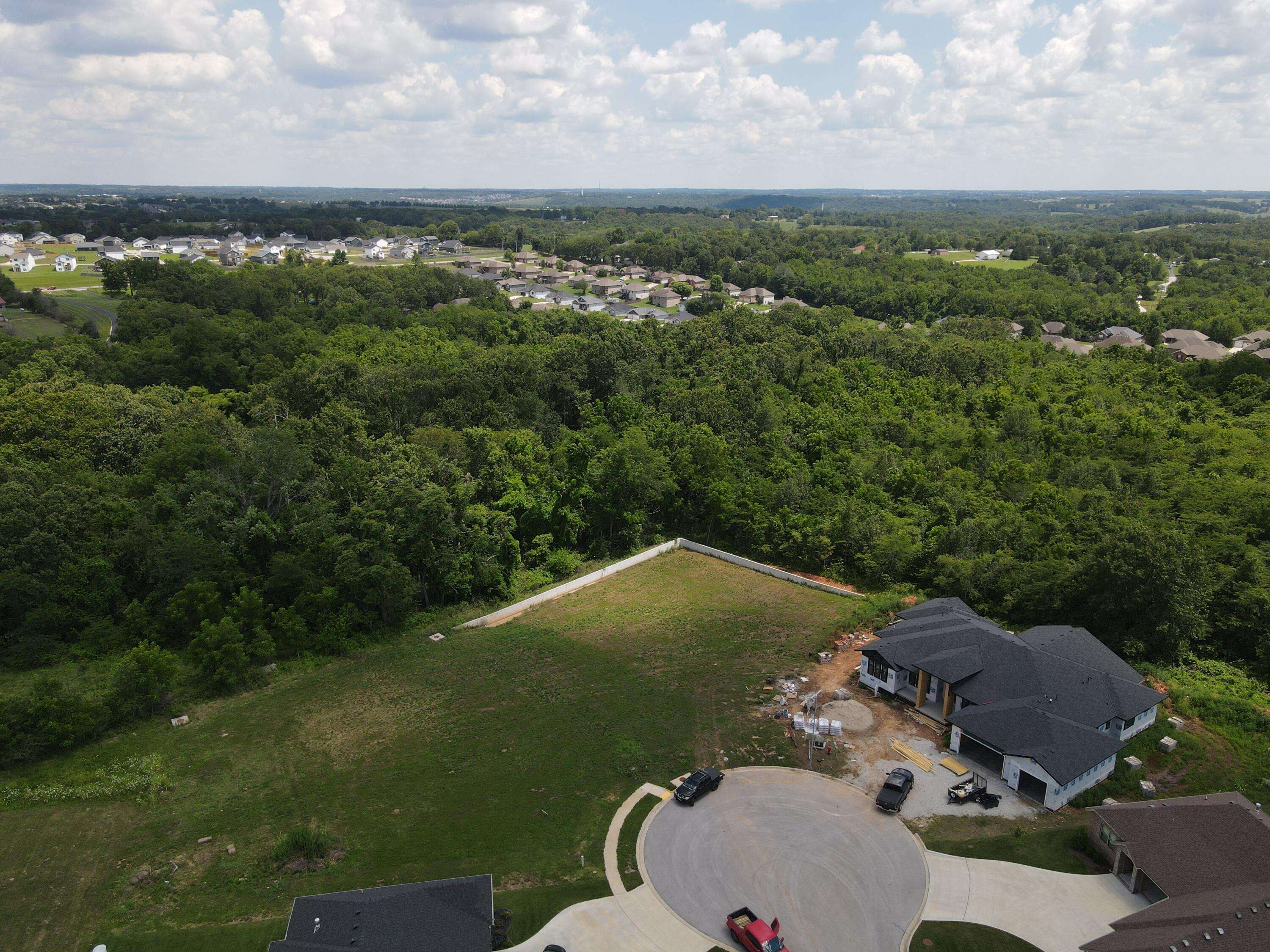 1006 E Tipperary CT, Nixa, MO 65714