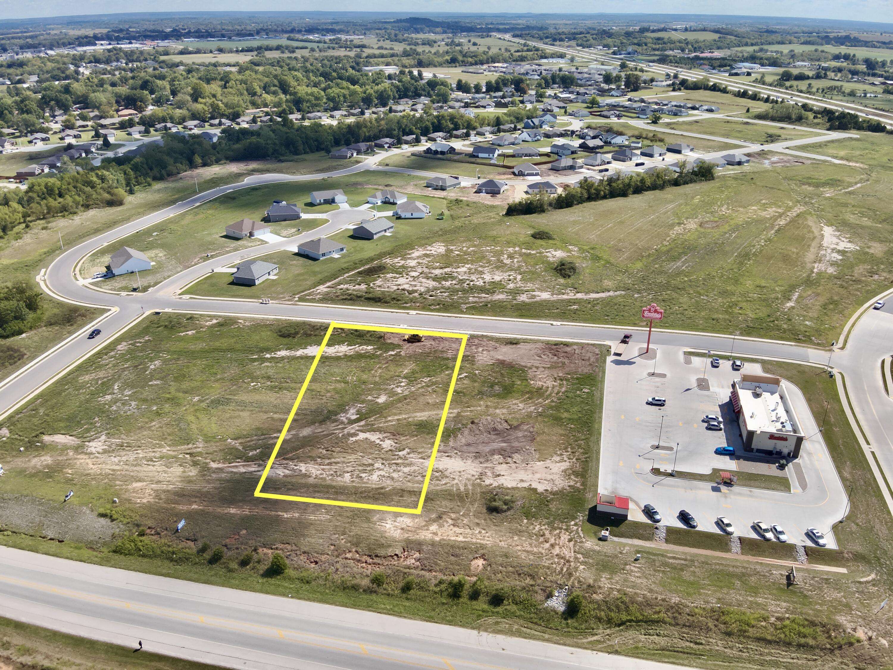 004 S Durango DR, Bolivar, MO 65613