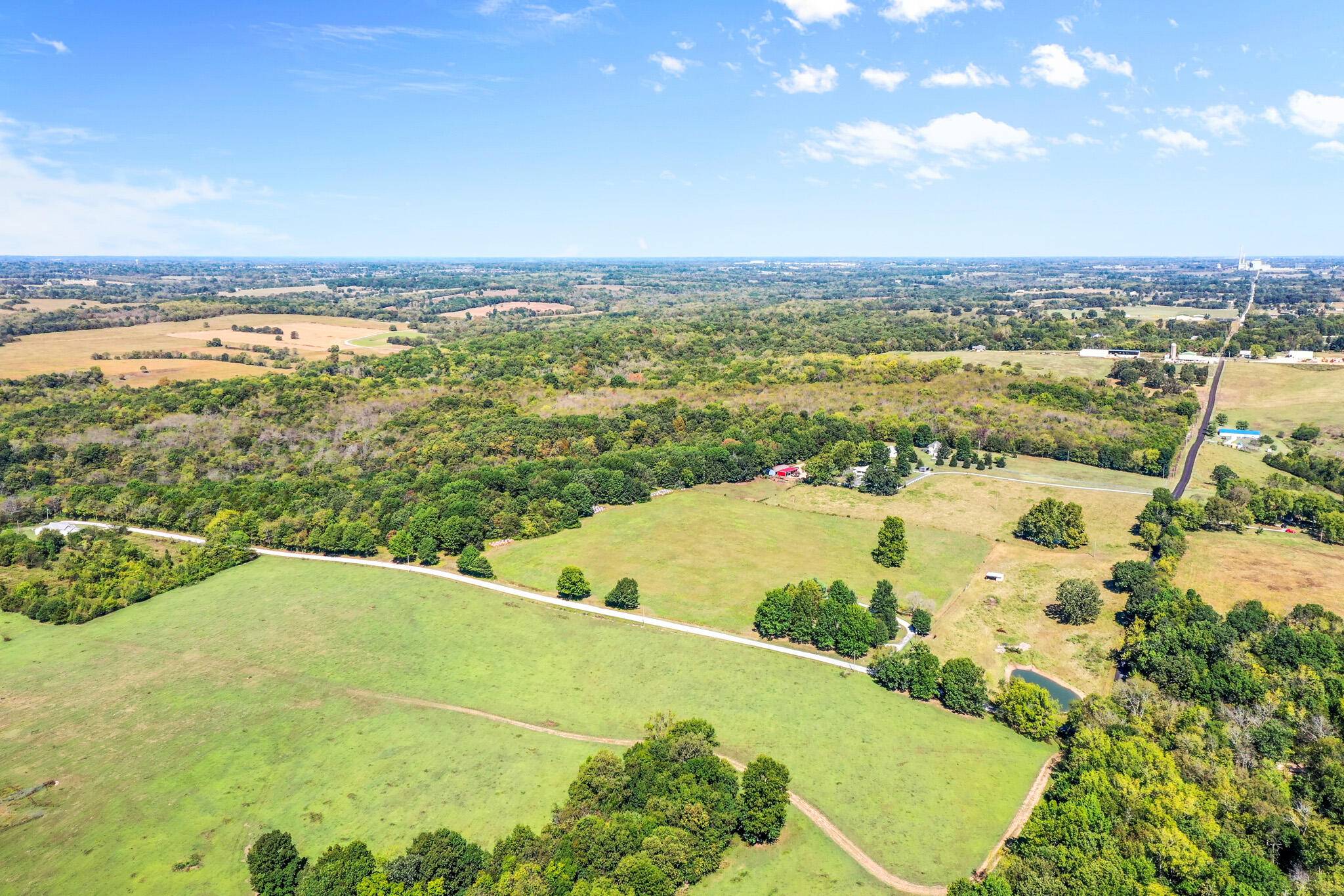 1971 N Hazeltine RD, Brookline, MO 65619