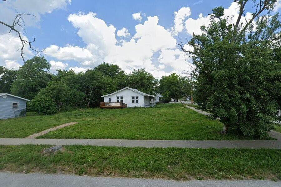 305 W Main ST, Buffalo, MO 65622