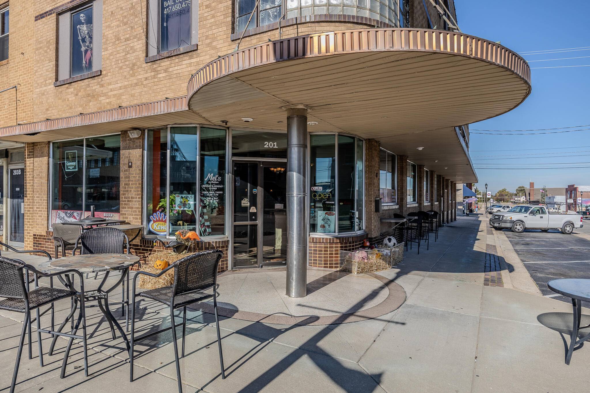 201 W Commercial ST, Lebanon, MO 65536