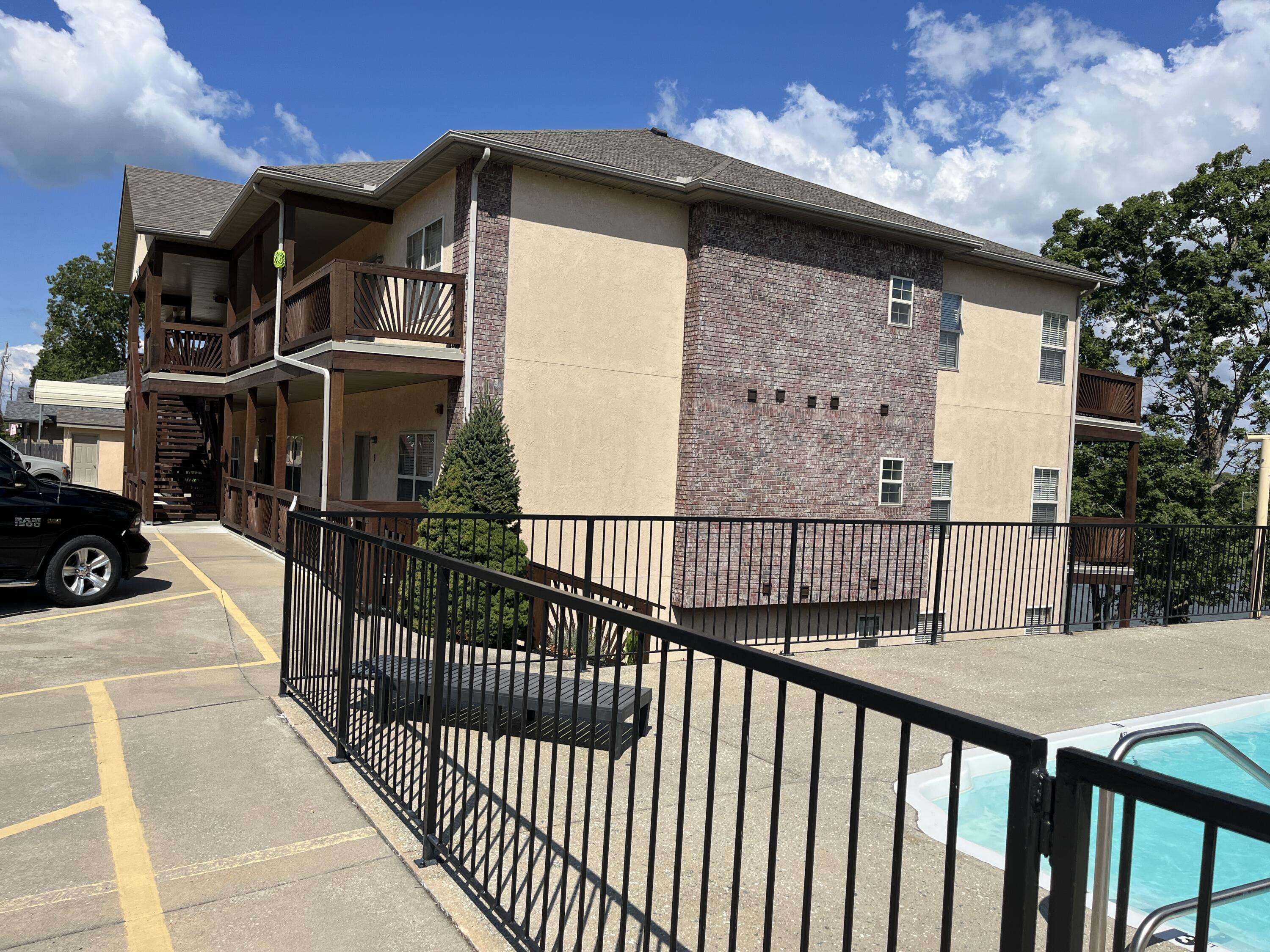 280 Tina ST #4, Hollister, MO 65672