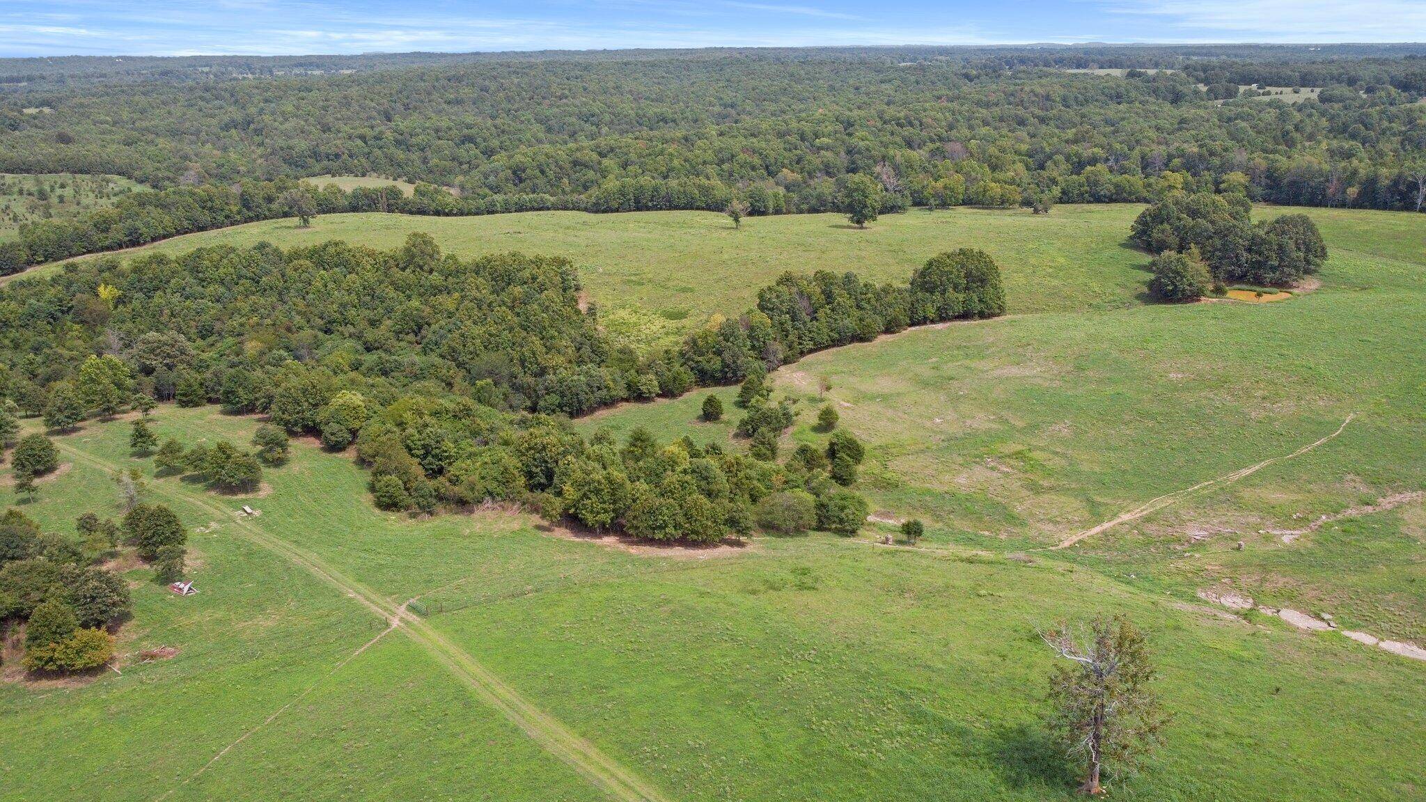 000 State Highway Ff, Caulfield, MO 65626