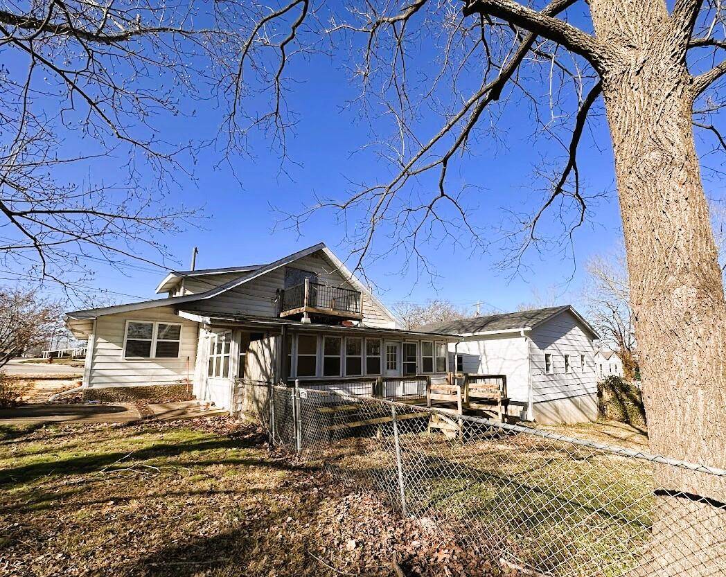 401 N Pine ST, Mountain View, MO 65548