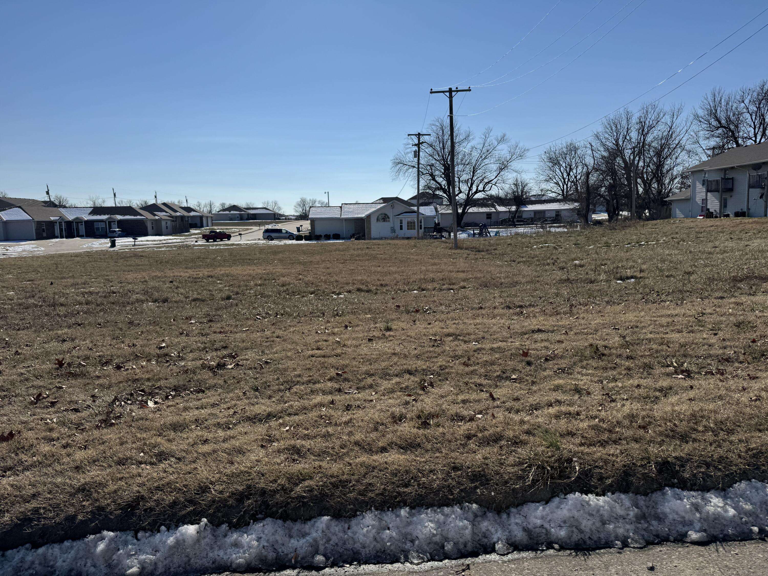 000 W Aldrich RD, Bolivar, MO 65613