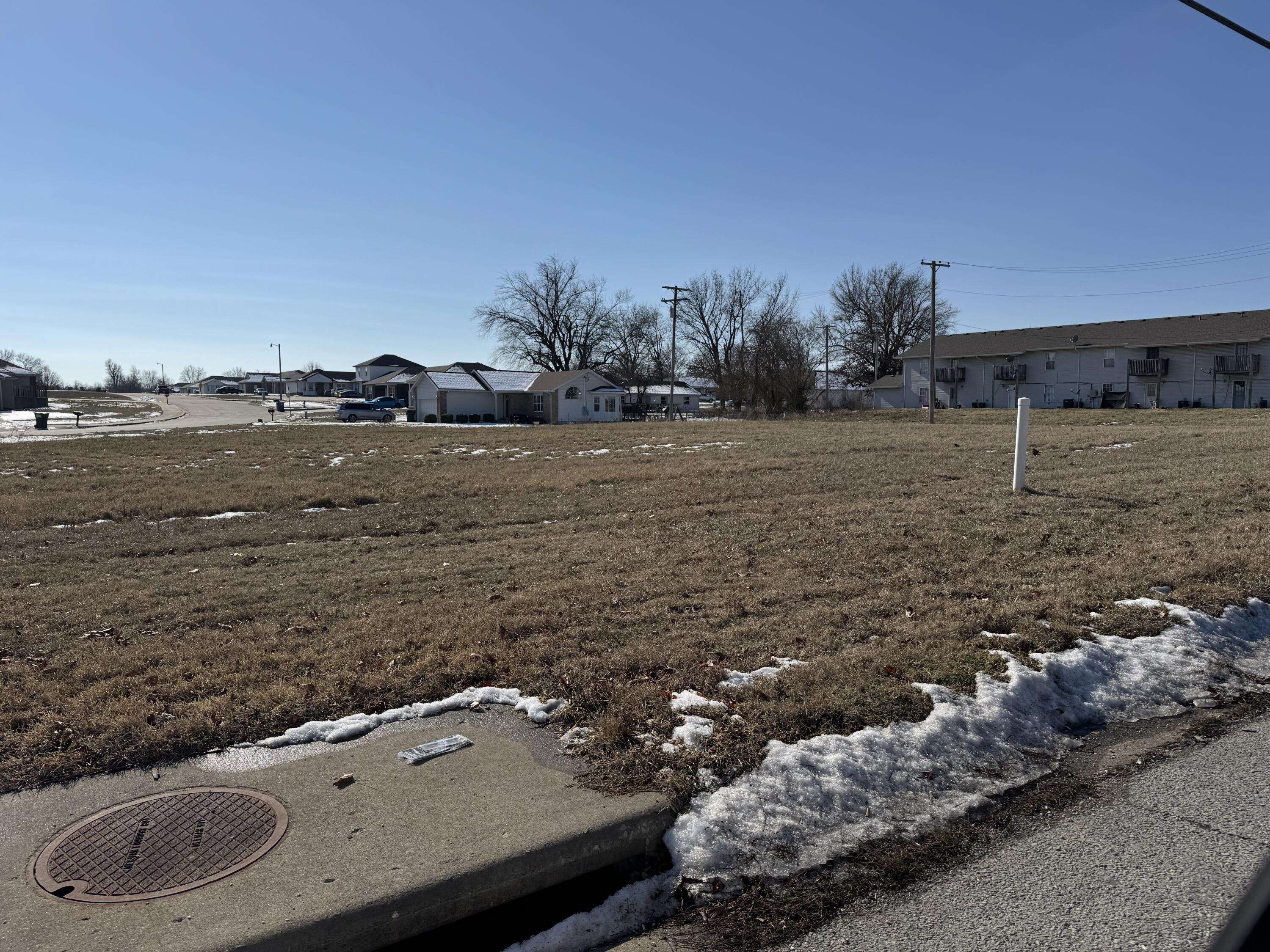 000 W Aldrich RD, Bolivar, MO 65613