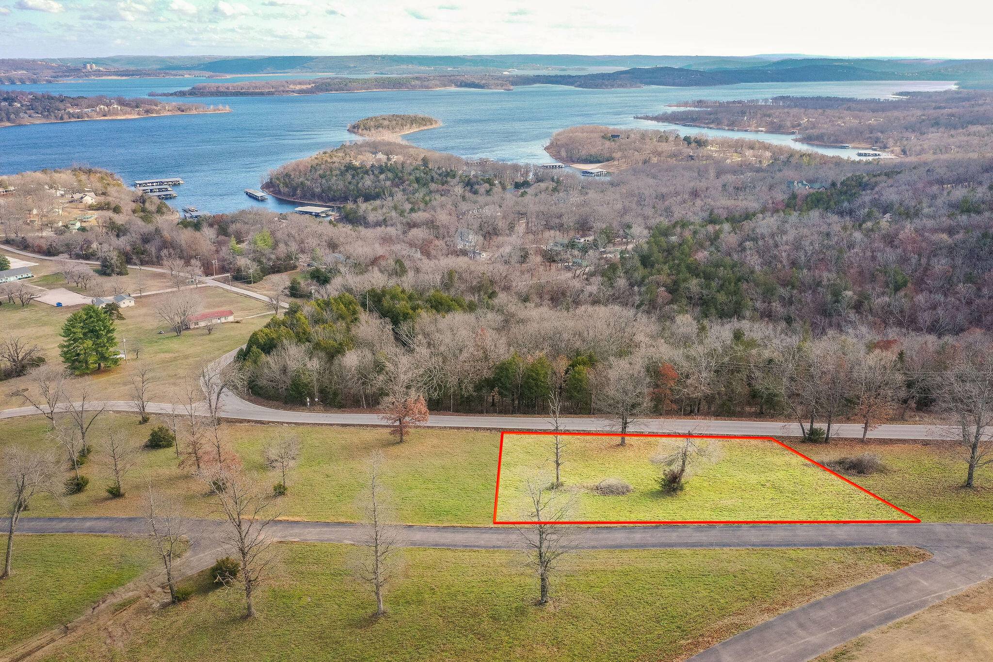 7a Carriage Oaks DR, Reeds Spring, MO 65737