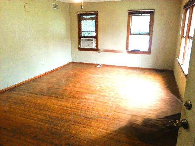 415 N Grand ST, Willow Springs, MO 65793