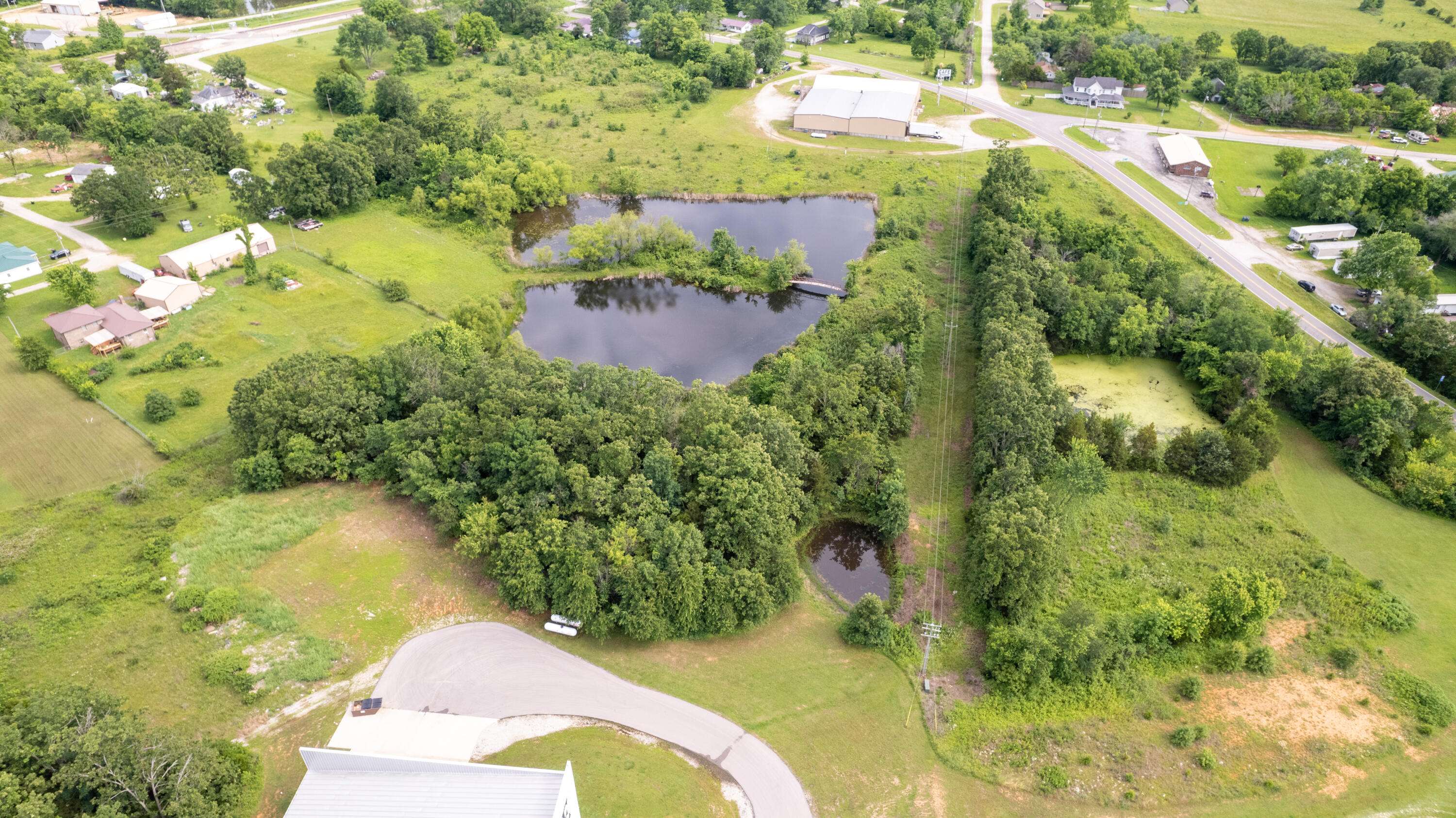 000 W Pine St, Phillipsburg, MO 65722