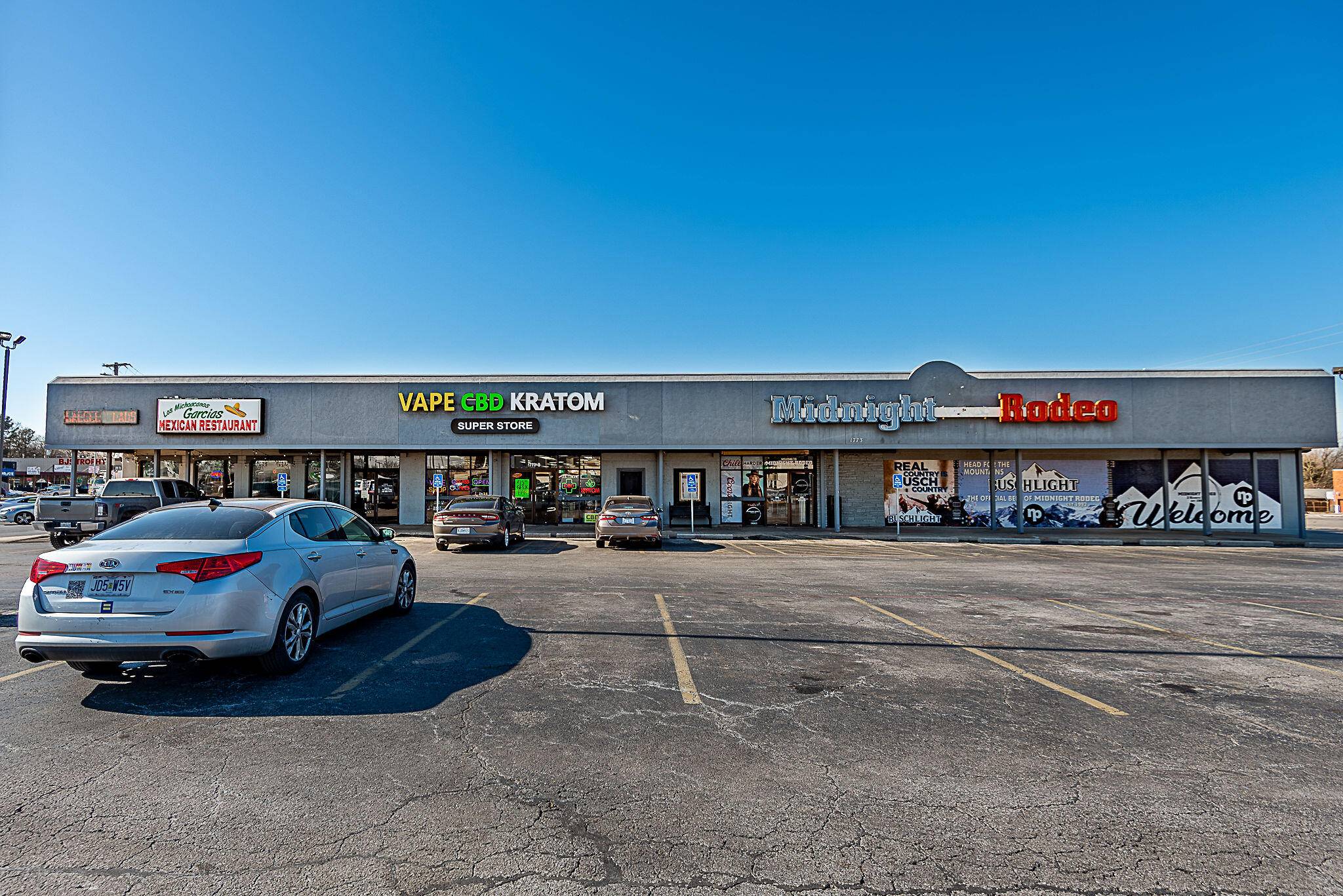 1773 S Glenstone AVE, Springfield, MO 65804