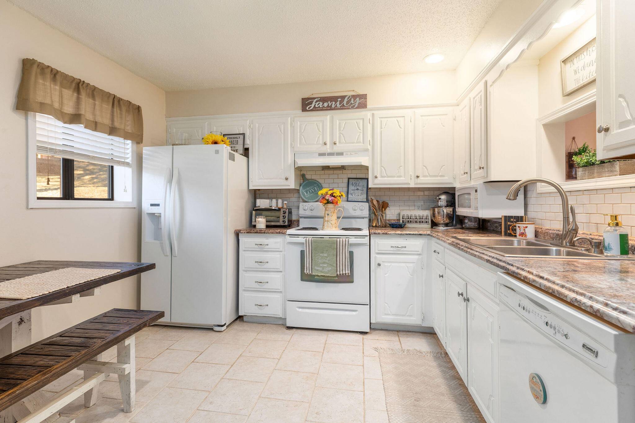 165 Keel LN #4, Kimberling City, MO 65686