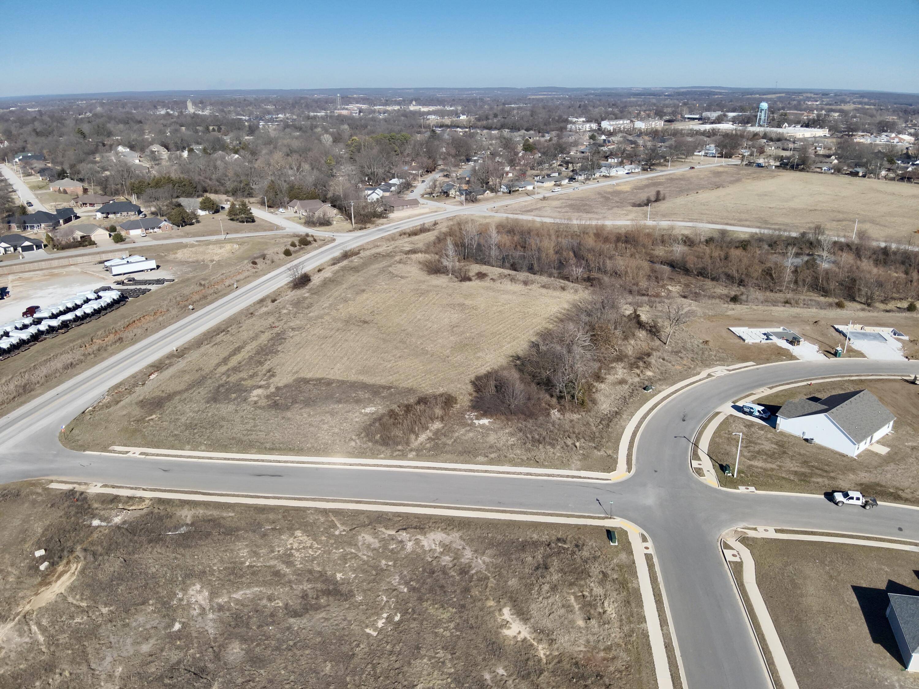 001 S Durango DR, Bolivar, MO 65613