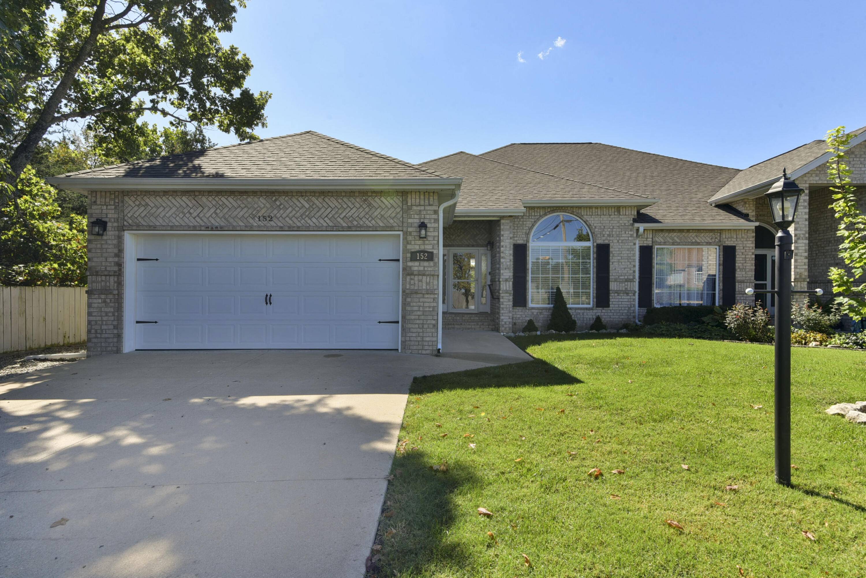 152 Sterling WAY, Hollister, MO 65672