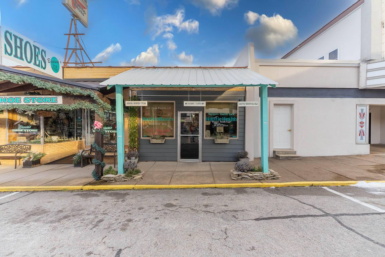 210 S Grand AVE, Houston, MO 65483