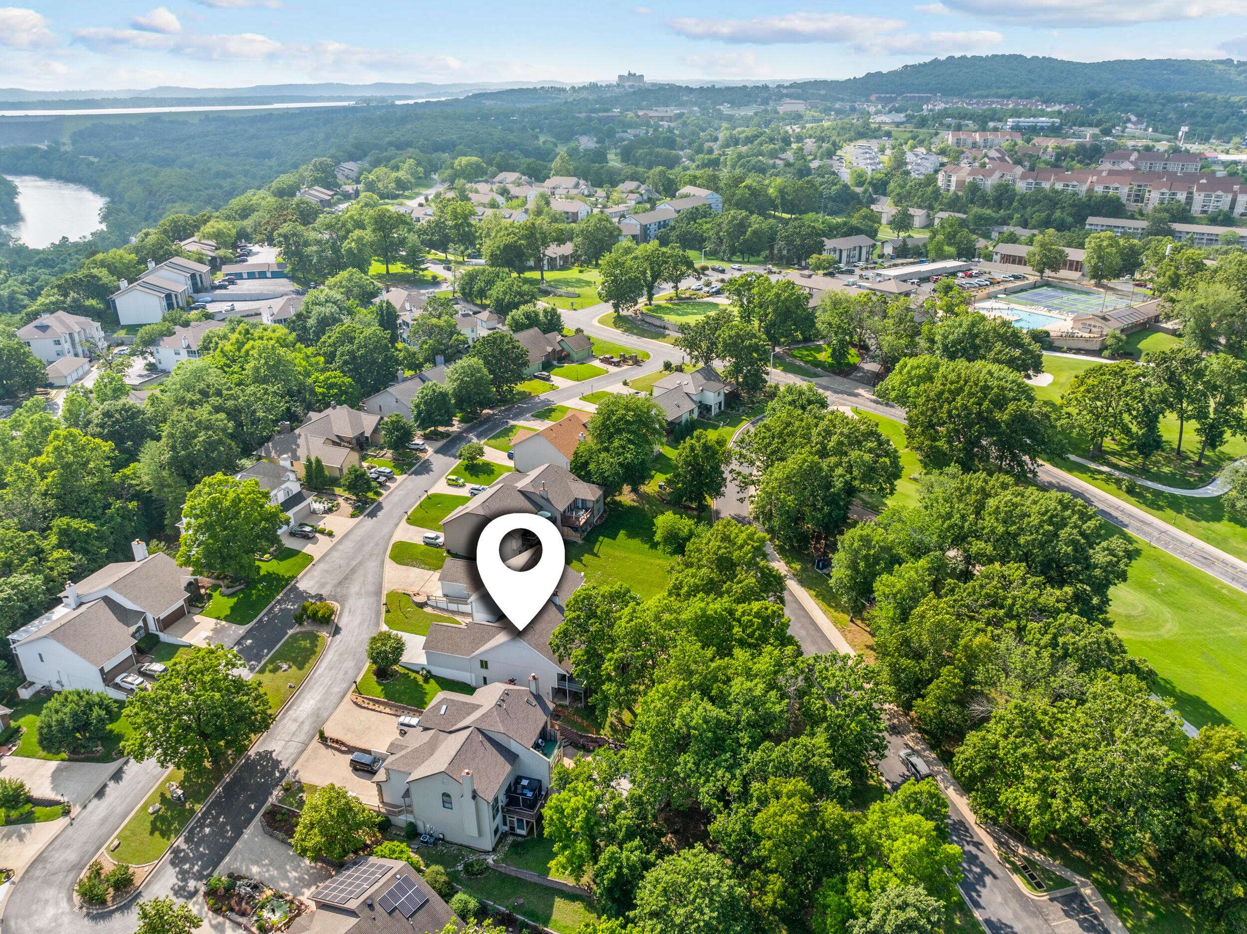 185 Eagle Pointe DR, Branson, MO 65616