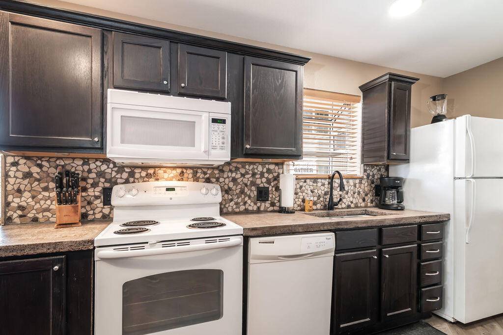 13 Woodpecker LN #2, Branson, MO 65616