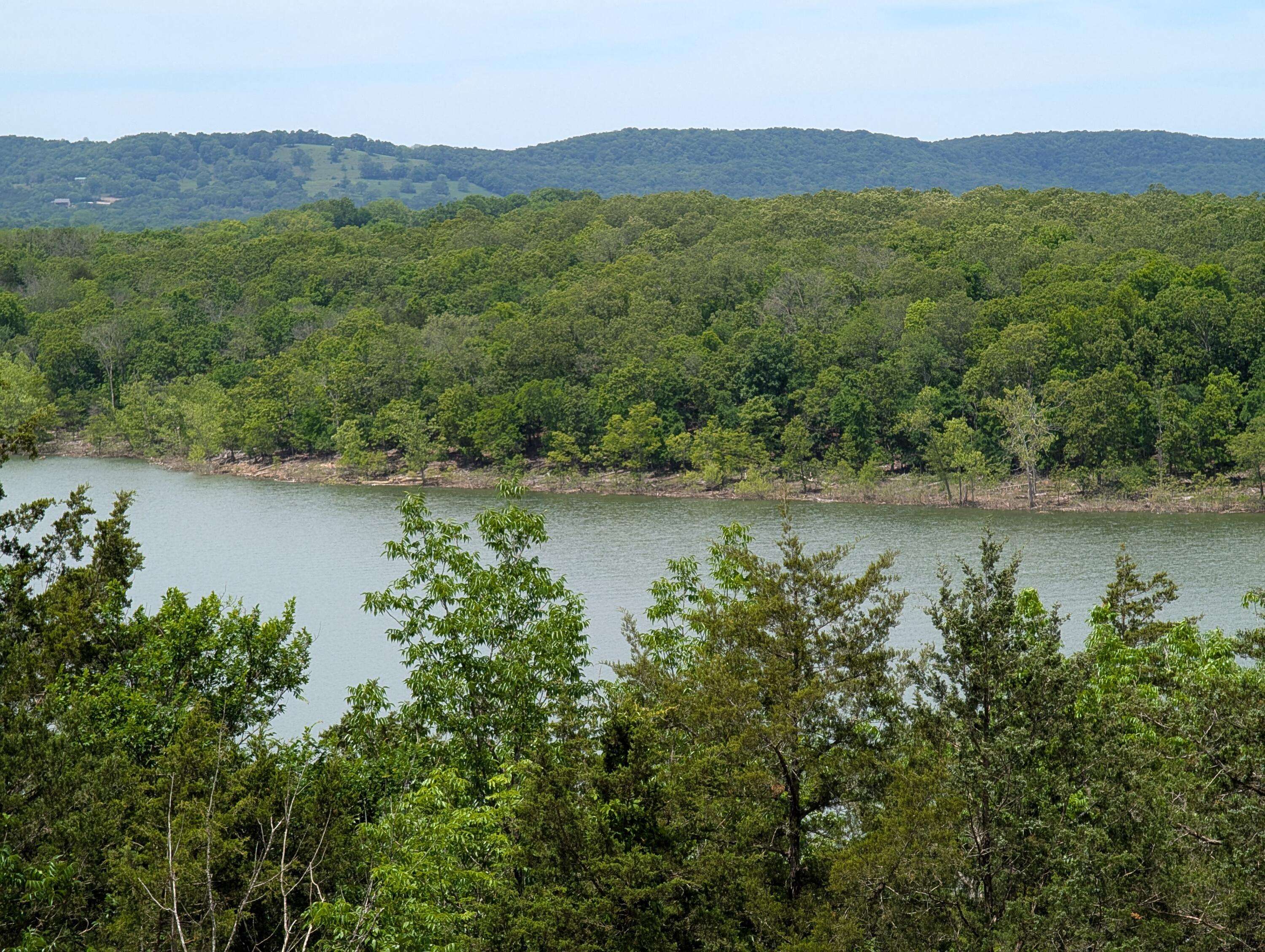 000 Briarcliff DR, Shell Knob, MO 65747