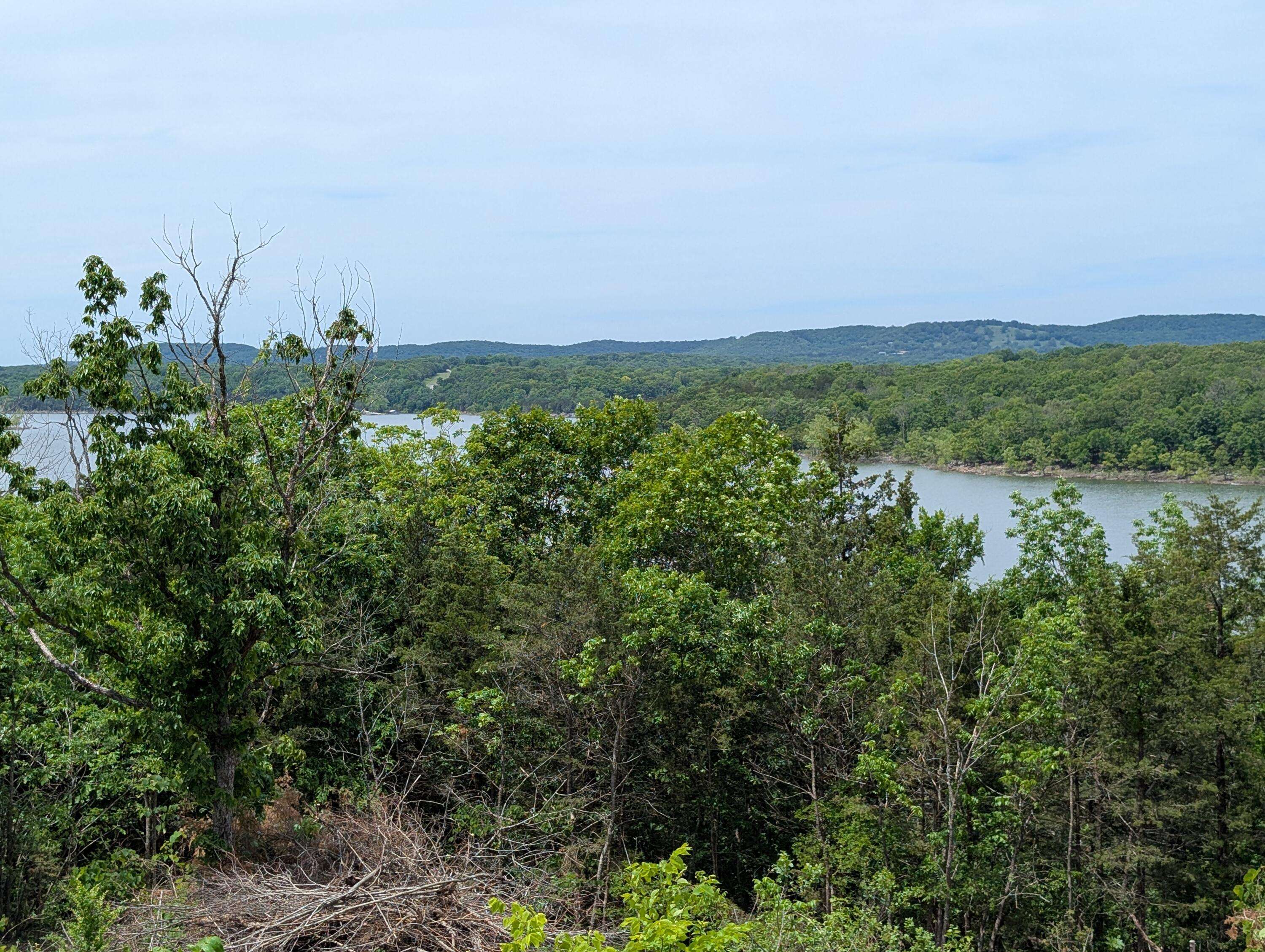 000 Briarcliff DR, Shell Knob, MO 65747