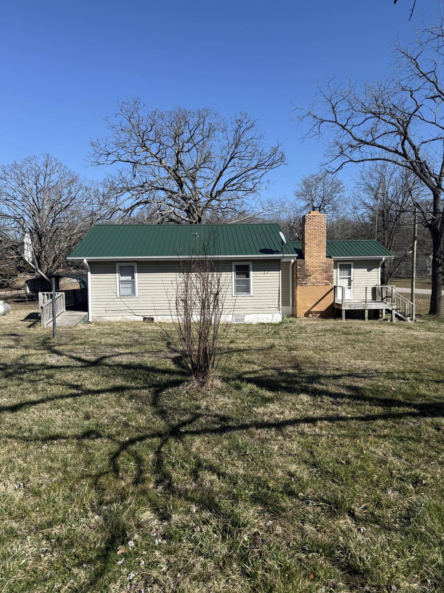541 County Road 806, Gainesville, MO 65655