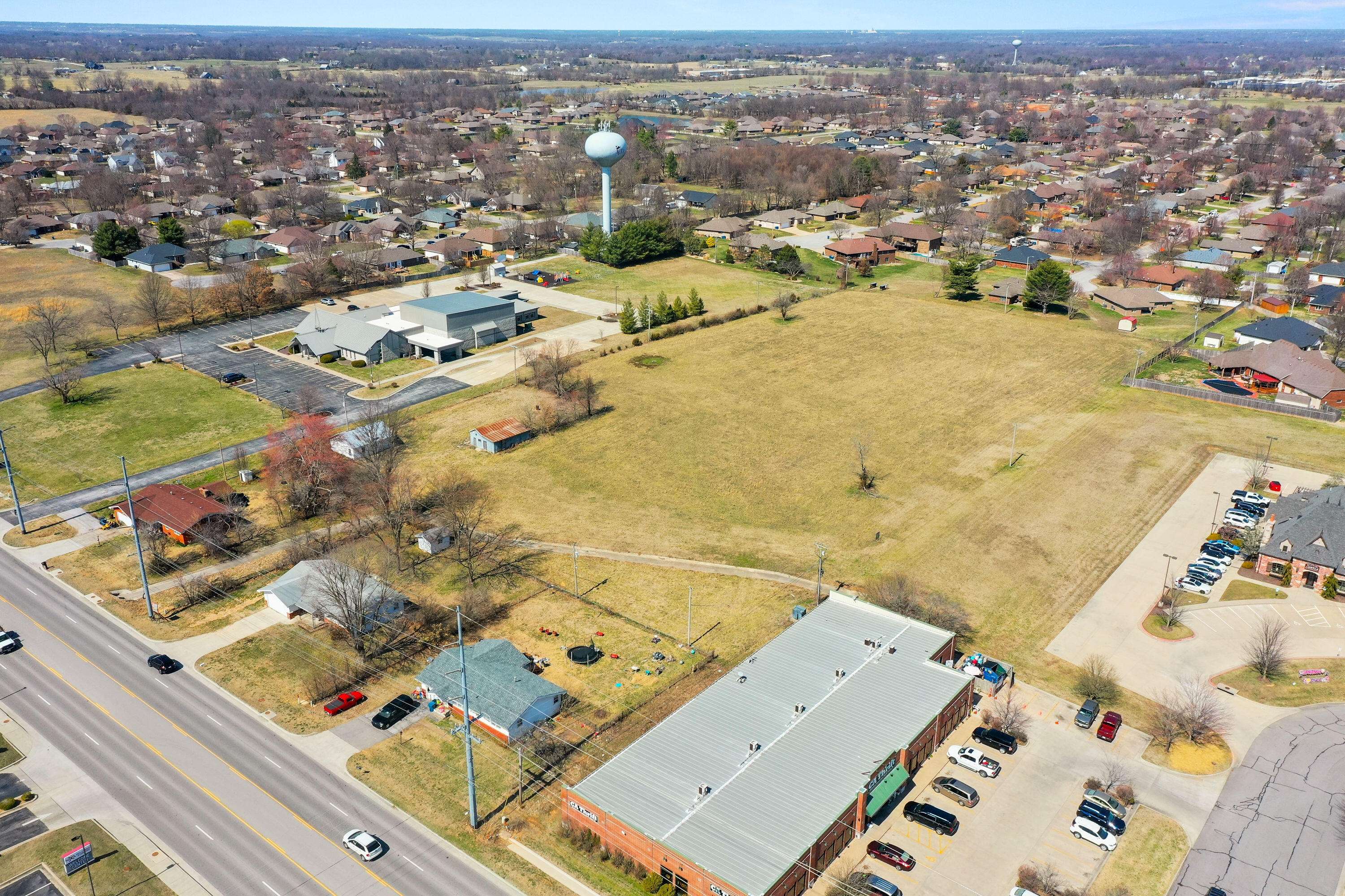 903-907 W Mt. Vernon ST, Nixa, MO 65714