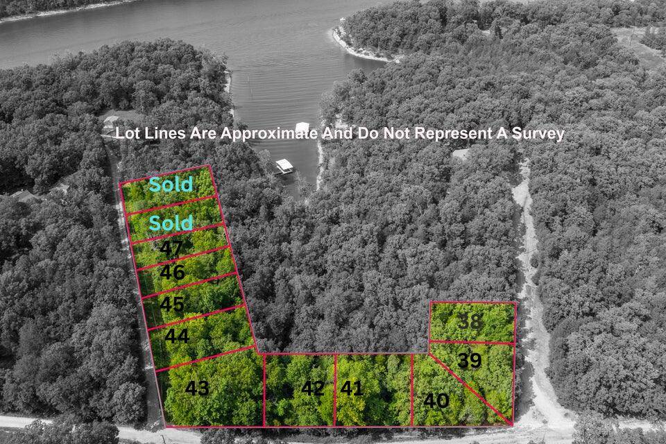 000 Pecan LN, Golden, MO 65658