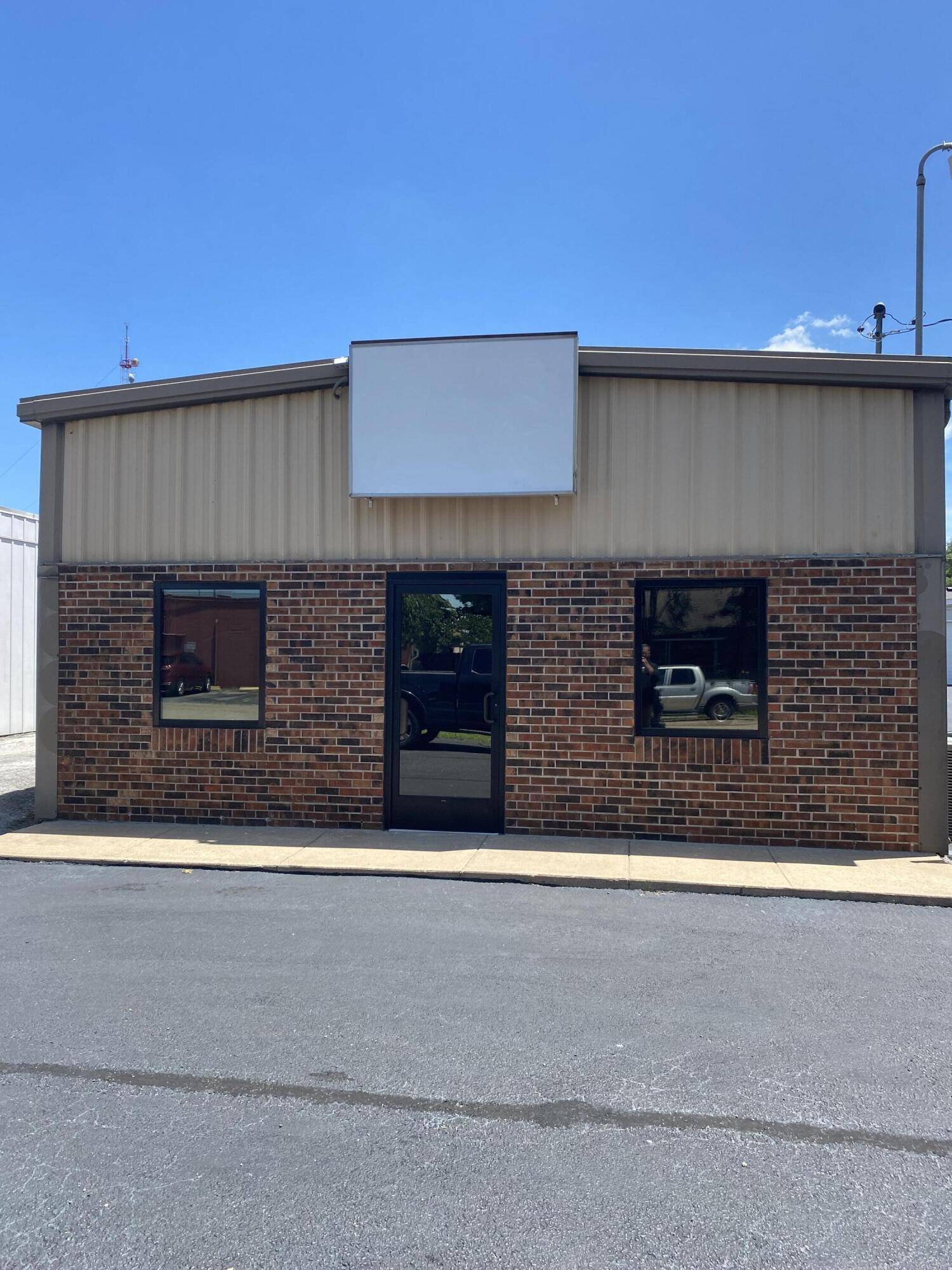1816 S Franklin AVE, Springfield, MO 65807