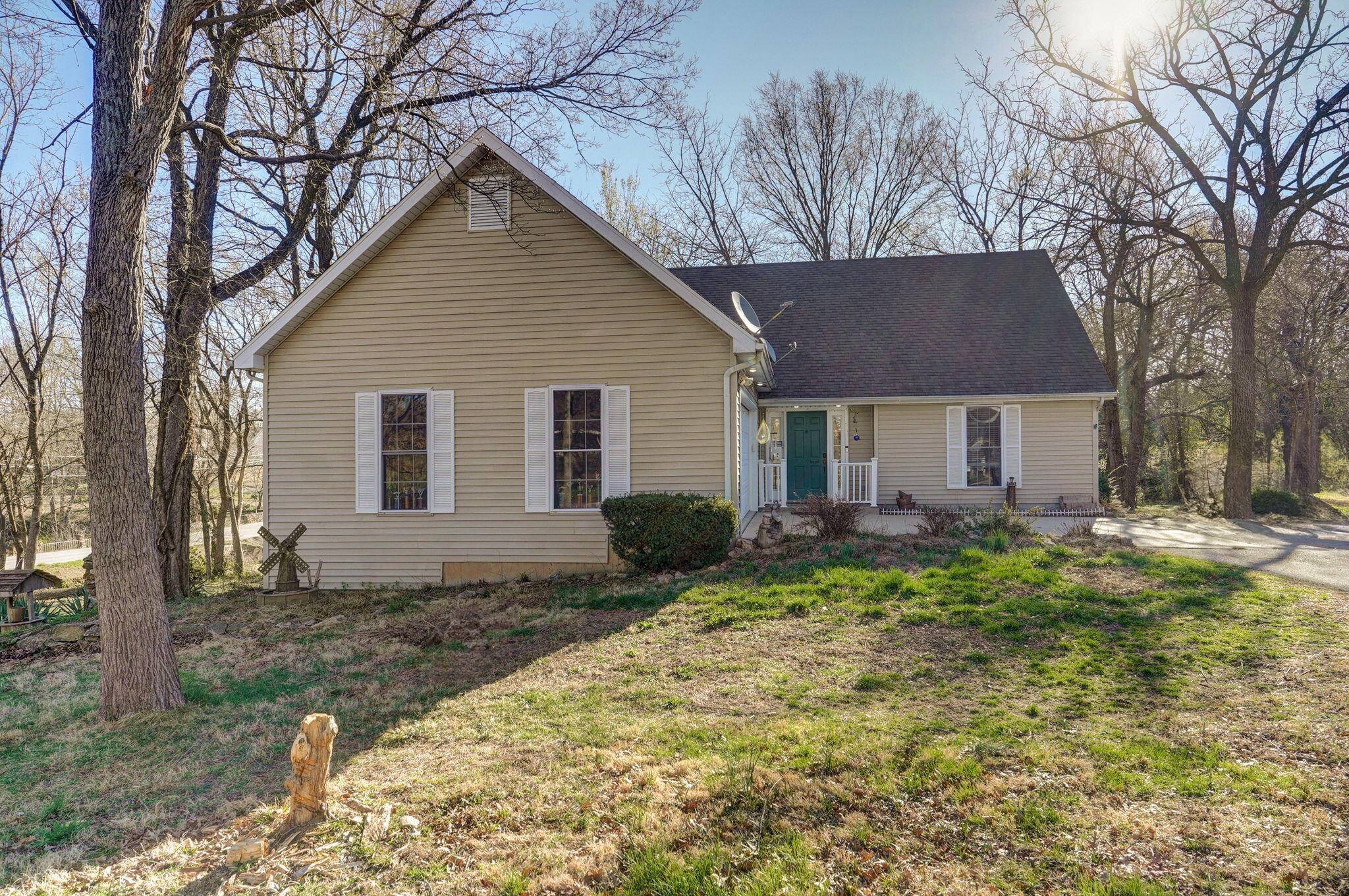 104 Allen ST, Marshfield, MO 65706