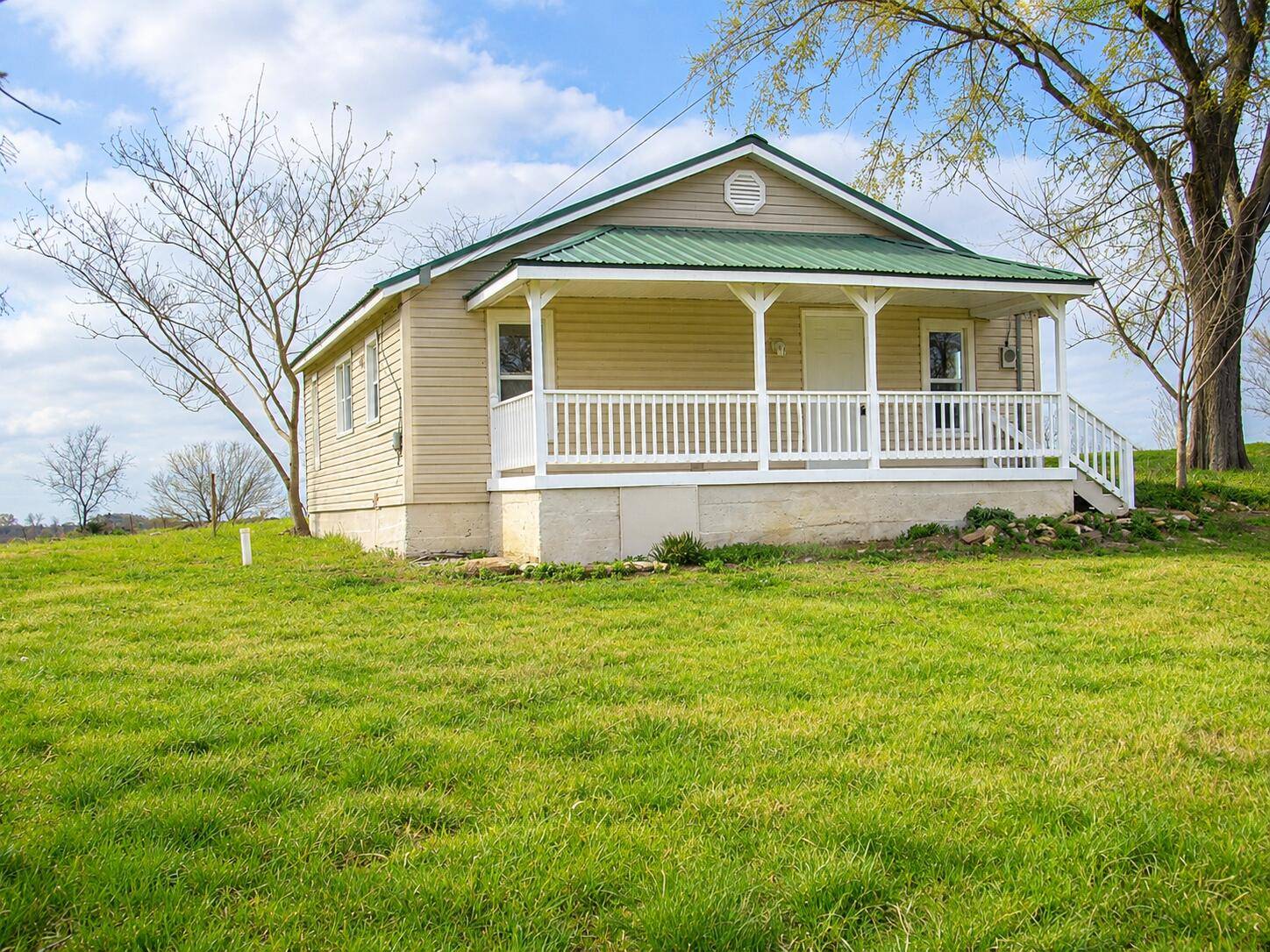 59 Landrace Loop, Tecumseh, MO 65760