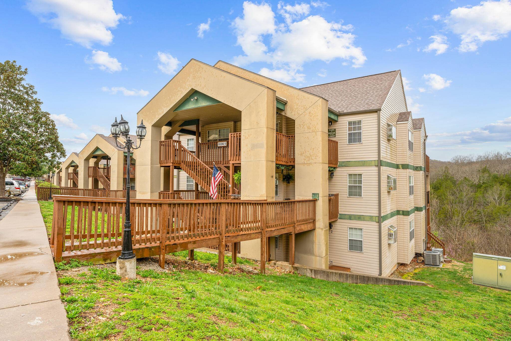 10 Woodpecker LN #4, Branson, MO 65616