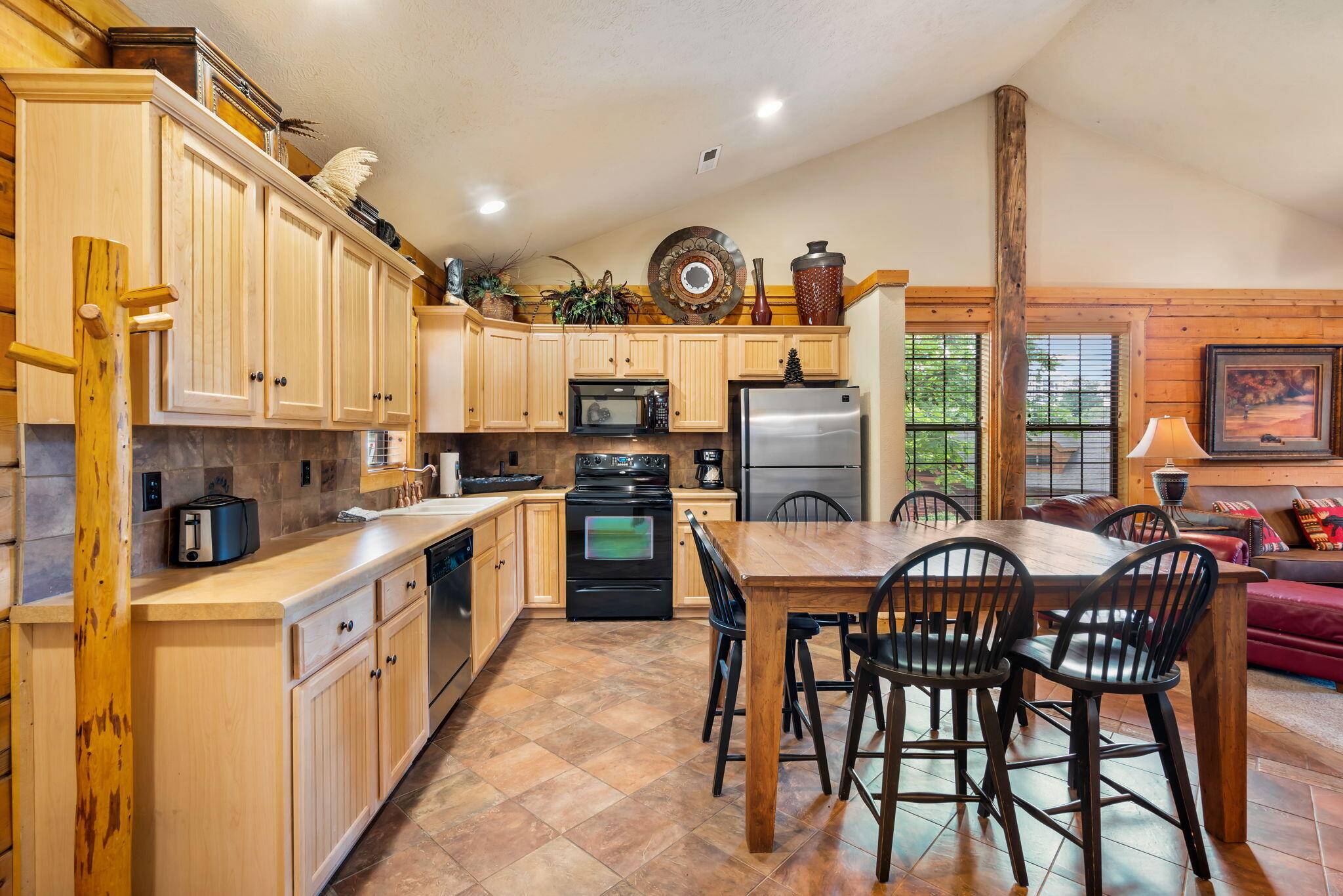 133 Rock Candy LN, Branson, MO 65616