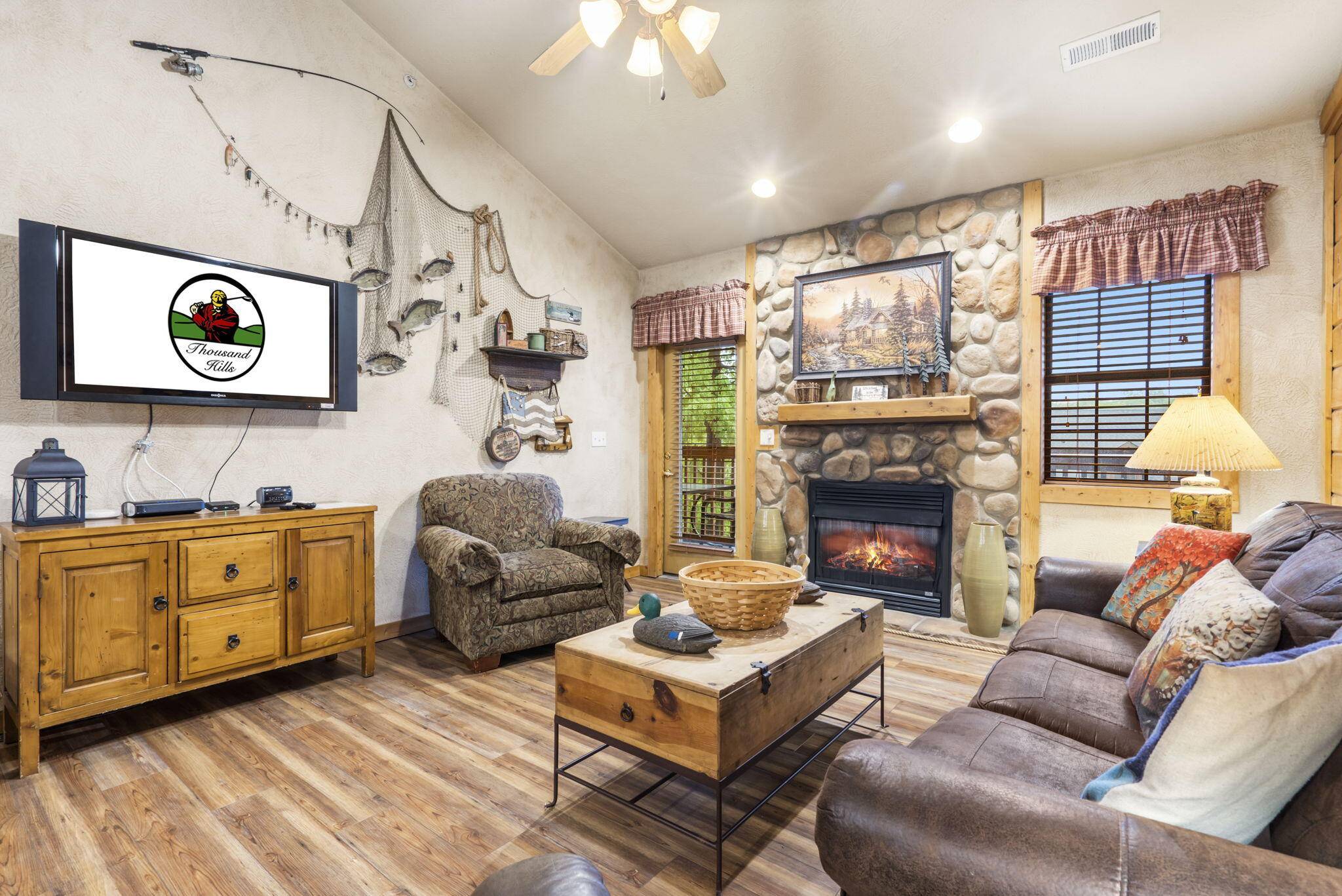 135 Rock Candy Lane, Branson, MO 65616