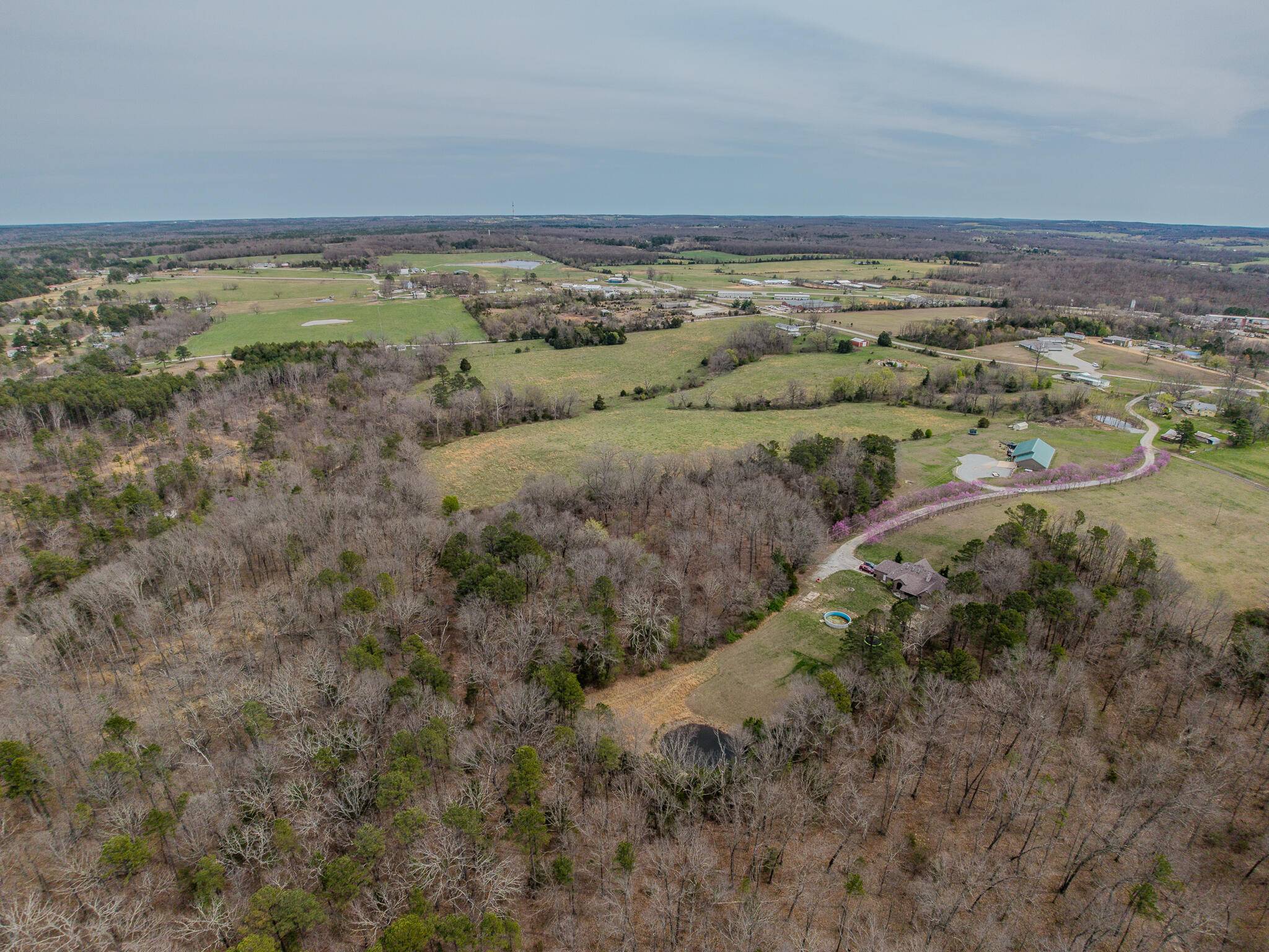 000 Oak Hill RD, Houston, MO 65483